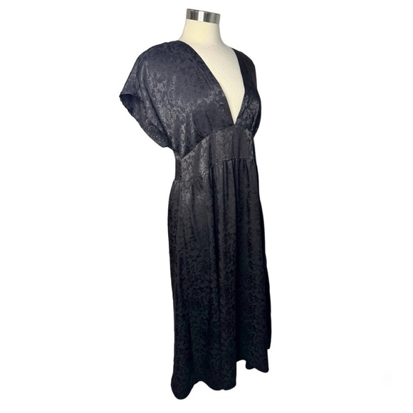 URBAN RENEWAL Remnants Jacquard Deep V Midi Dress size L - Picture 3 of 8